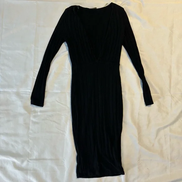 Emprada Stretchy Black V-Neck Dress - SIZE SMALL - Picture 1 of 8